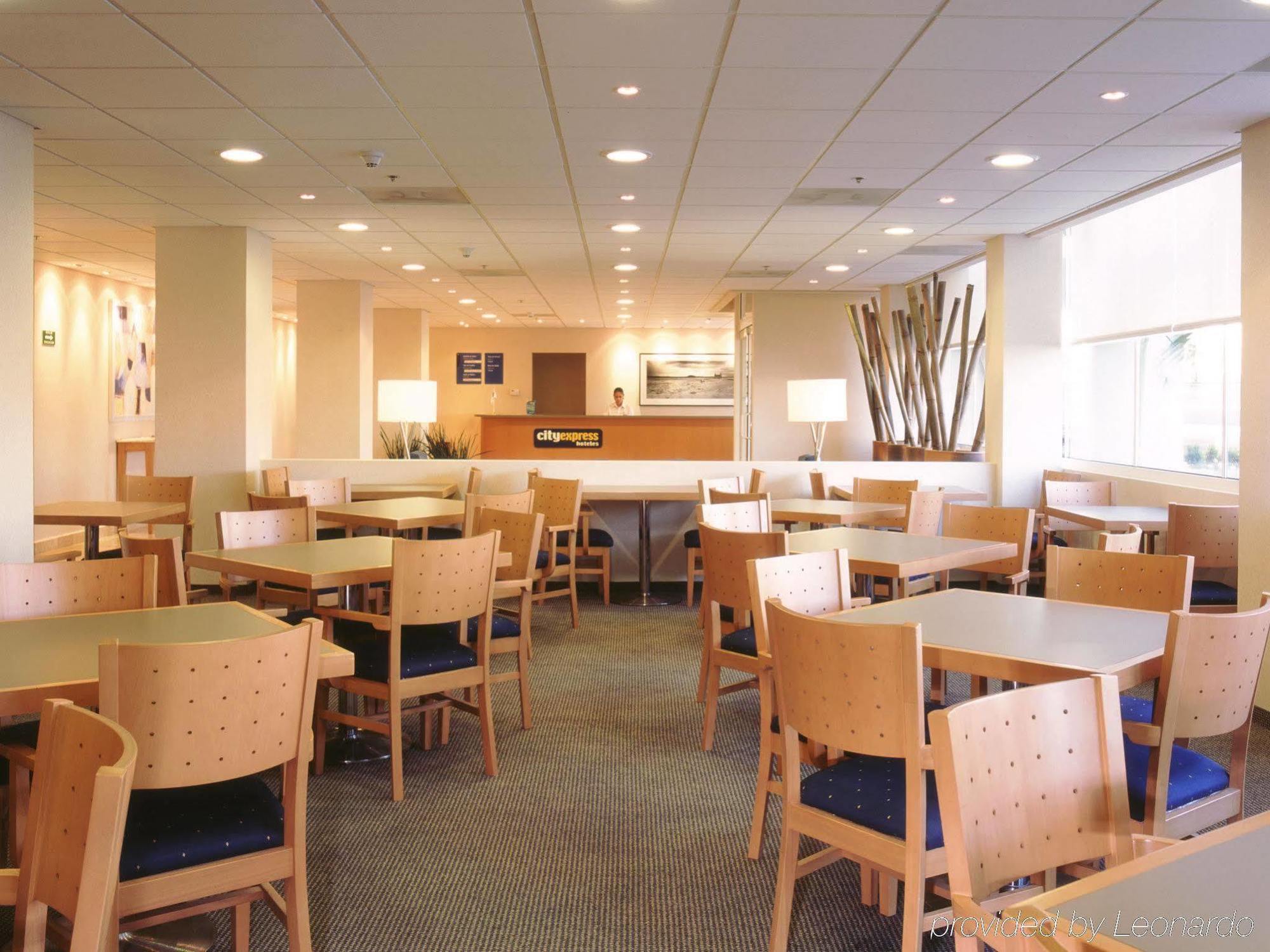 City Express By Marriott Nuevo Laredo Restoran gambar